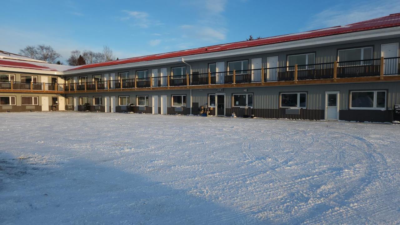 Outdoorsman Motel 沃瓦 外观 照片