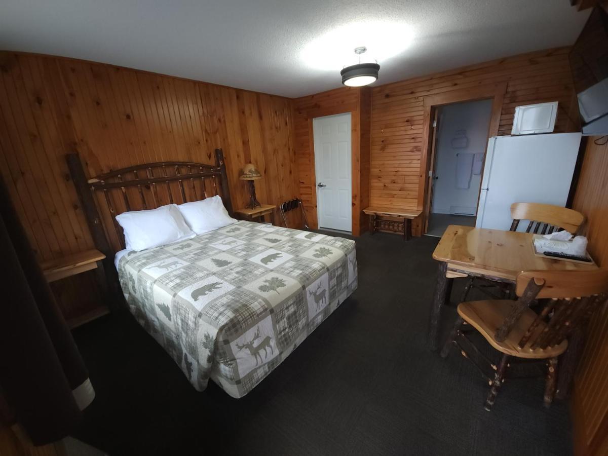 Outdoorsman Motel 沃瓦 外观 照片
